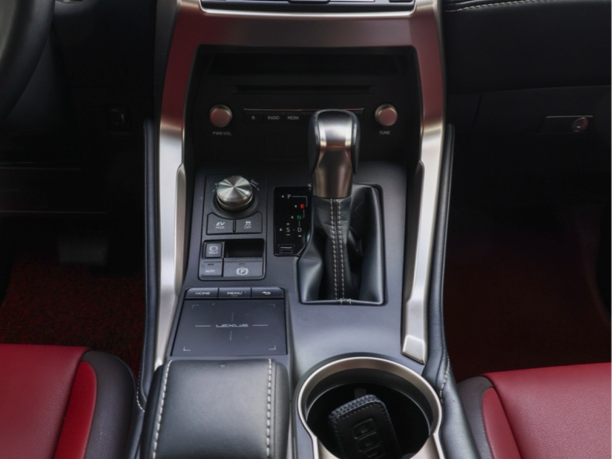 雷克萨斯 NX  2018款 300h 全驱 锋致版图片