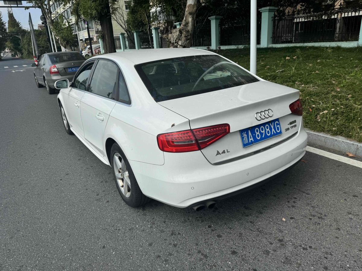 2012年11月奧迪 奧迪A4L  2013款 35 TFSI 自動(dòng)標(biāo)準(zhǔn)型