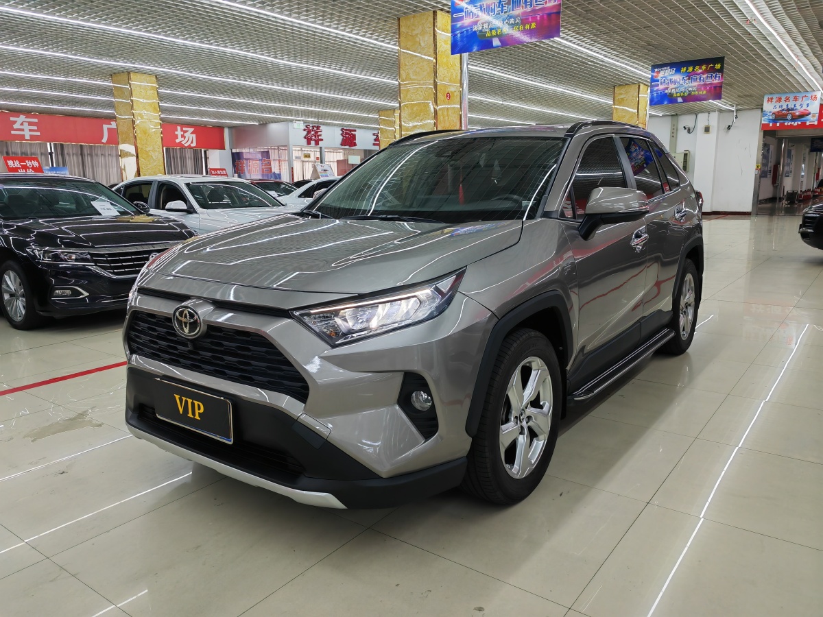 2023年3月豐田 RAV4  2018款 榮放 2.0L CVT兩驅(qū)風(fēng)尚版