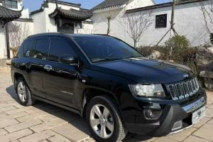 指南者 Jeep 2.0L 兩驅(qū)豪華版