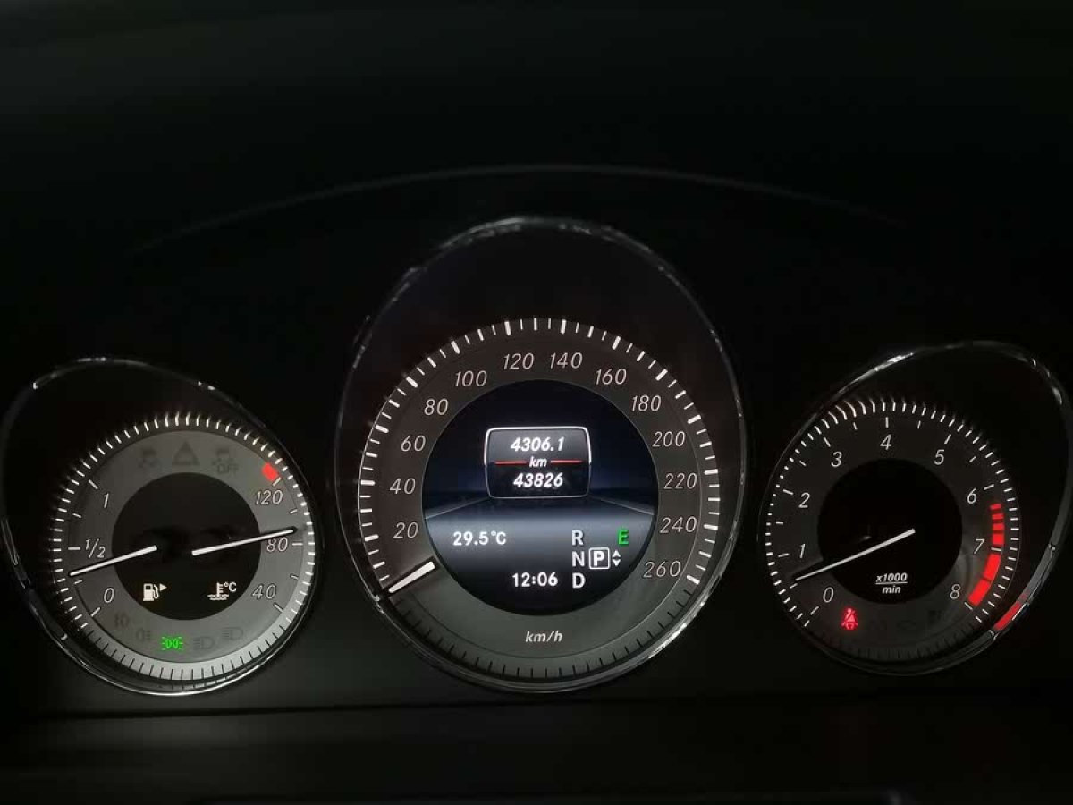 奔馳 奔馳GLK級  2015款 GLK 300 4MATIC 時尚型 極致版圖片