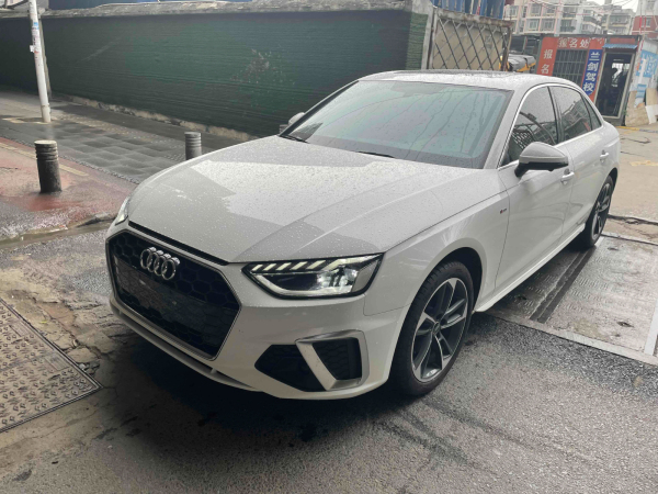 奥迪 奥迪A4L  2022款 40 TFSI 时尚动感型