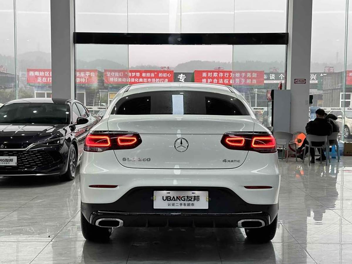 奔馳 奔馳GLC  2023款 改款 GLC 260 4MATIC 轎跑SUV圖片