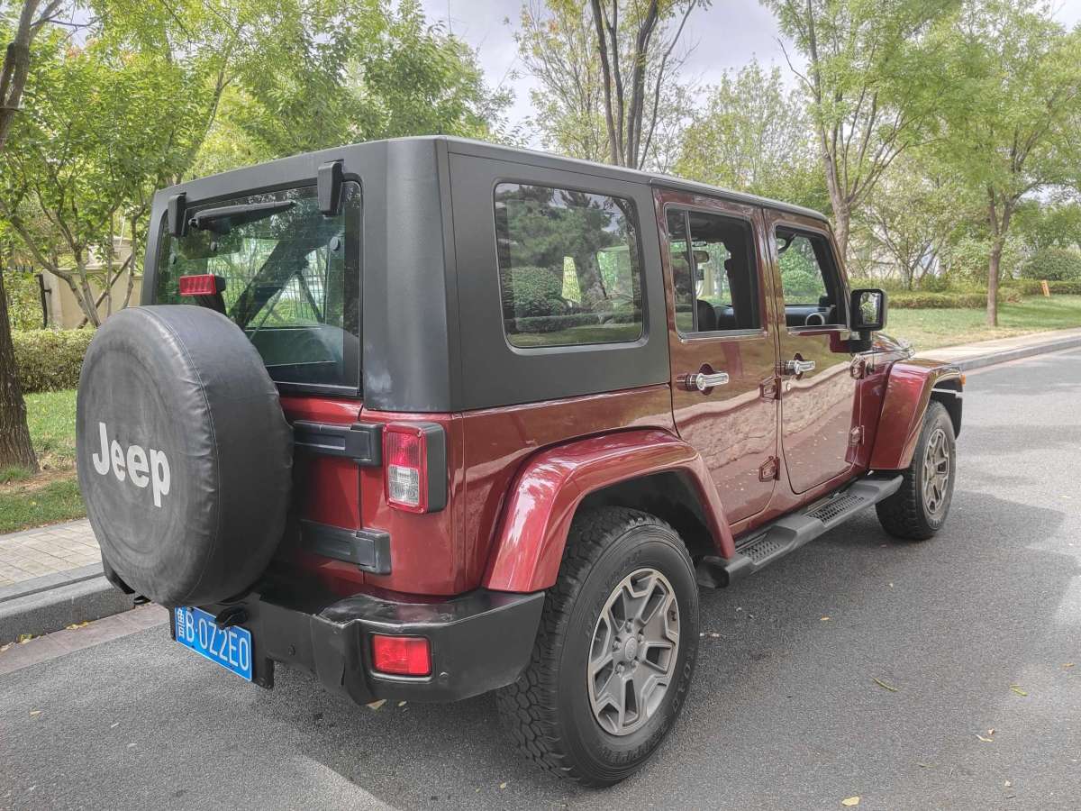 Jeep 牧馬人  2010款 3.8L Sahara 四門版圖片