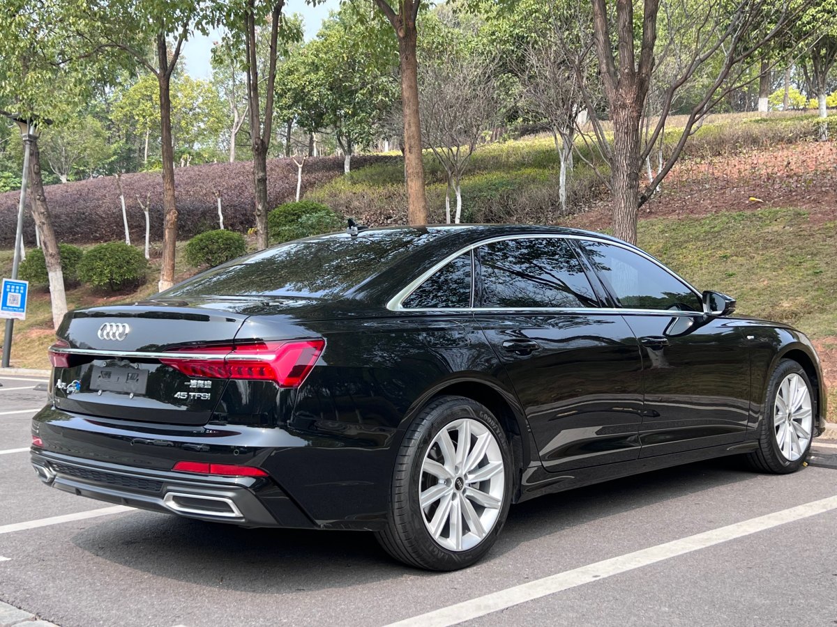 奧迪 奧迪A6L  2022款 45 TFSI 臻選動感型圖片