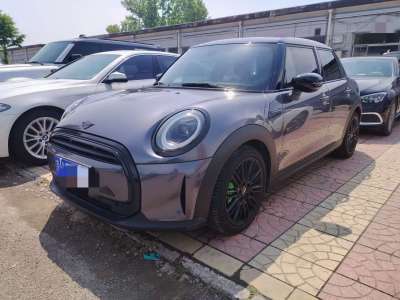 2022年1月 MINI MINI 改款 1.5T COOPER 藝術(shù)家 五門版圖片