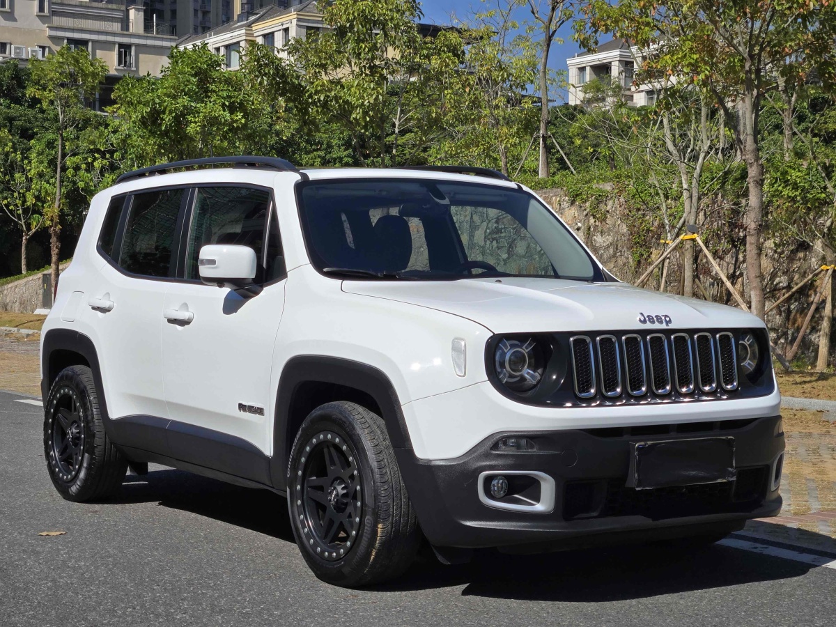 Jeep 自由俠  2018款 互聯(lián)大屏版 180TS 自動高能版圖片