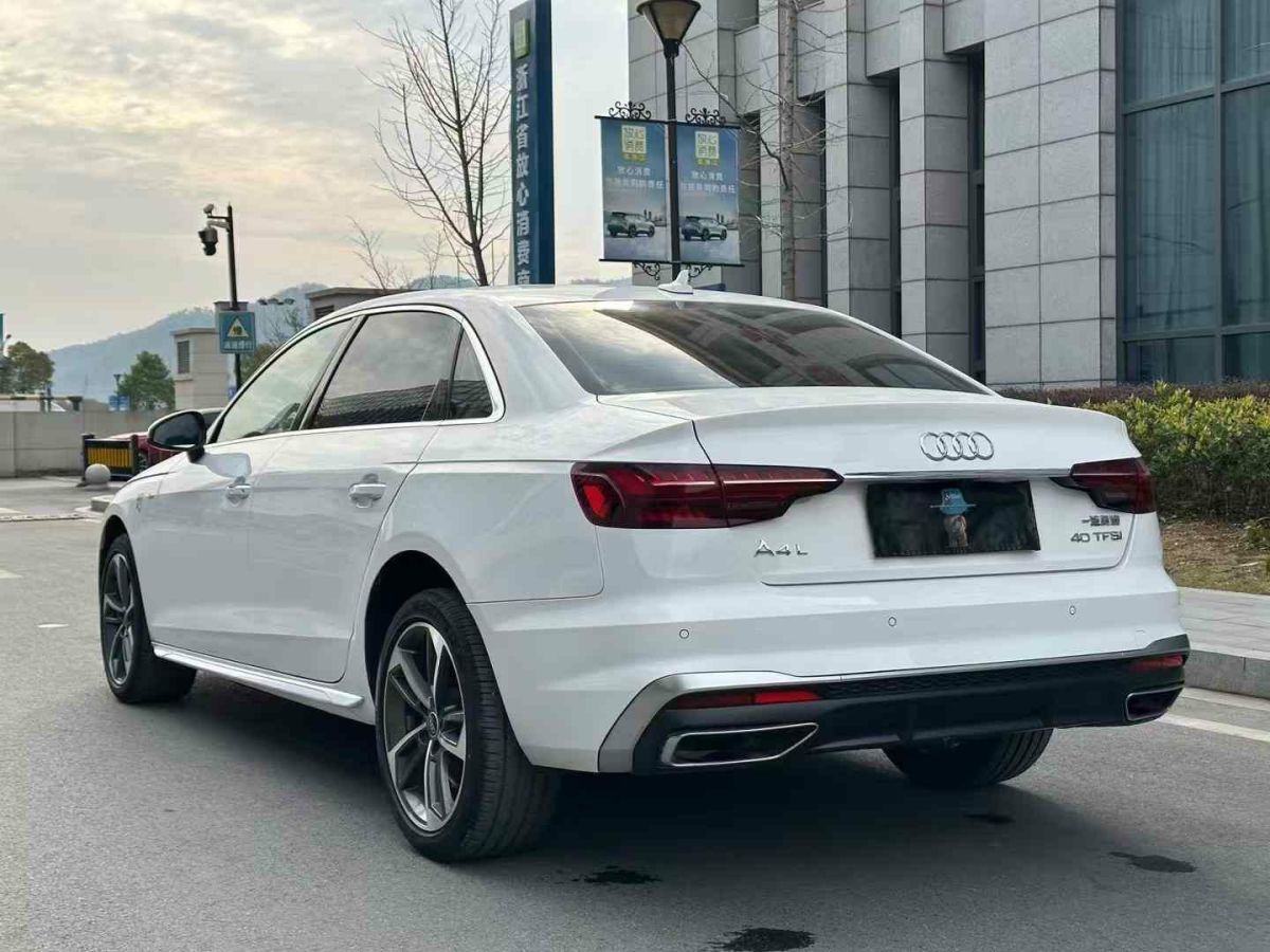 奧迪 奧迪A4L  2022款 35 TFSI 時(shí)尚動(dòng)感型圖片