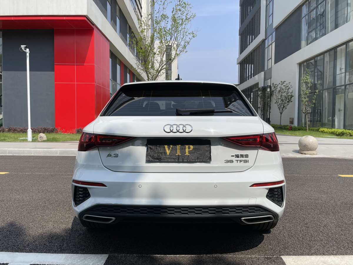 奧迪 奧迪A3  2021款 Sportback 35 TFSI 進(jìn)取運(yùn)動(dòng)型圖片