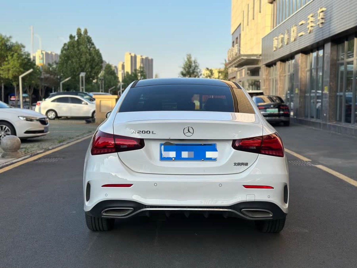 奔馳 奔馳A級(jí)  2023款 A 200 L 時(shí)尚型圖片