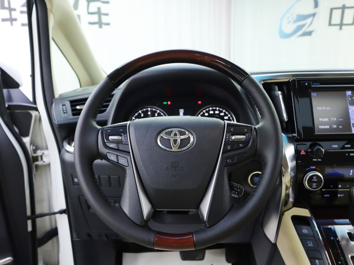 2016年4月丰田 埃尔法  2015款 3.5L 豪华版