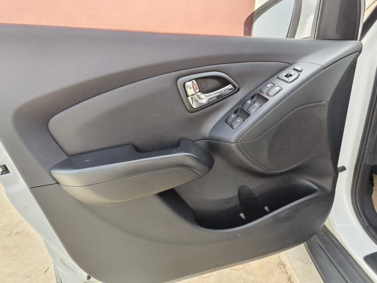 現(xiàn)代 ix35  2013款 2.0L 自動(dòng)兩驅(qū)智能型GLS 國V圖片