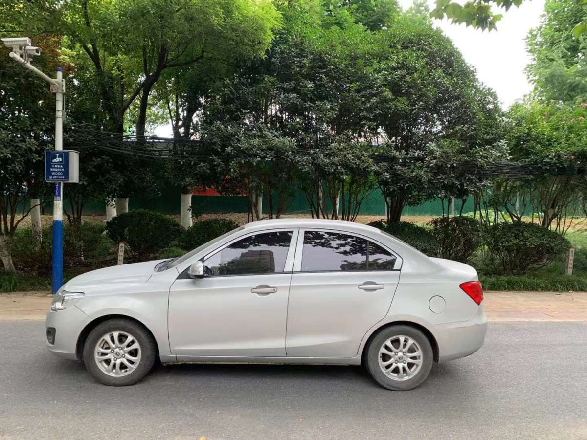 长安 悦翔V3  2012款 1.3L 手动标准型图片