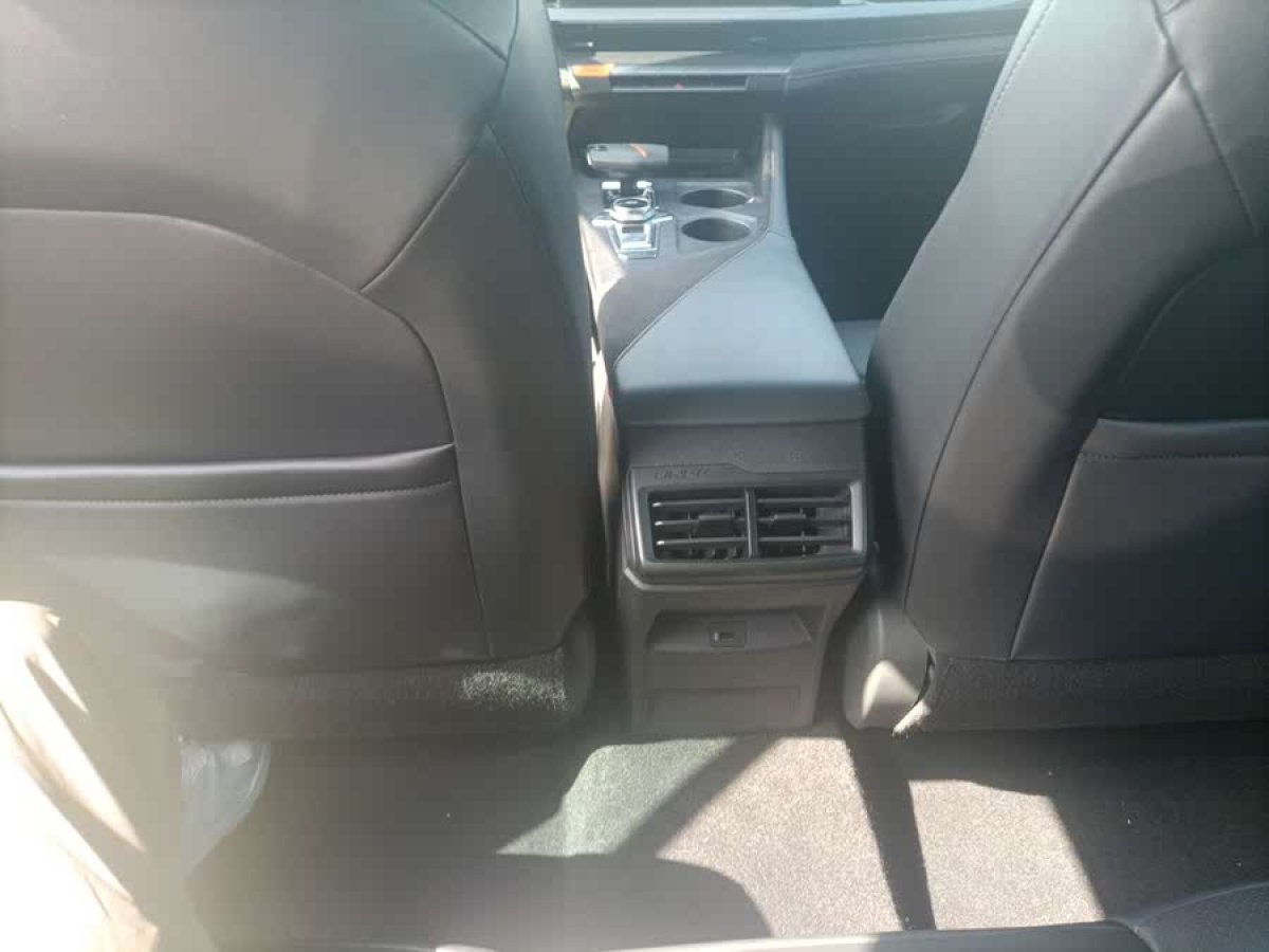 長安 長安UNI-V  2023款 1.5T 運動版圖片