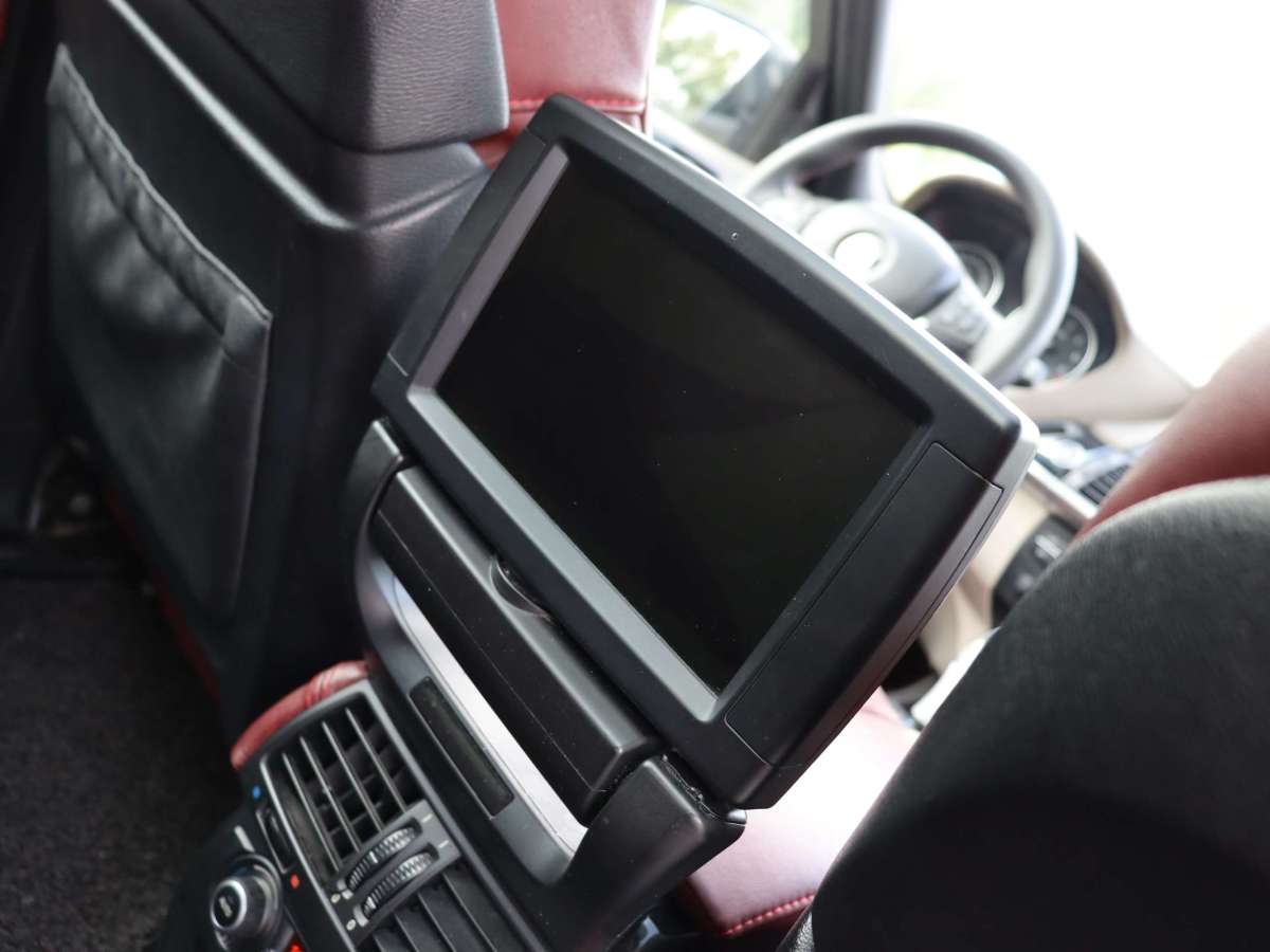 2010年2月宝马 宝马X5  2010款 xDrive30i尊贵型十周年纪念版