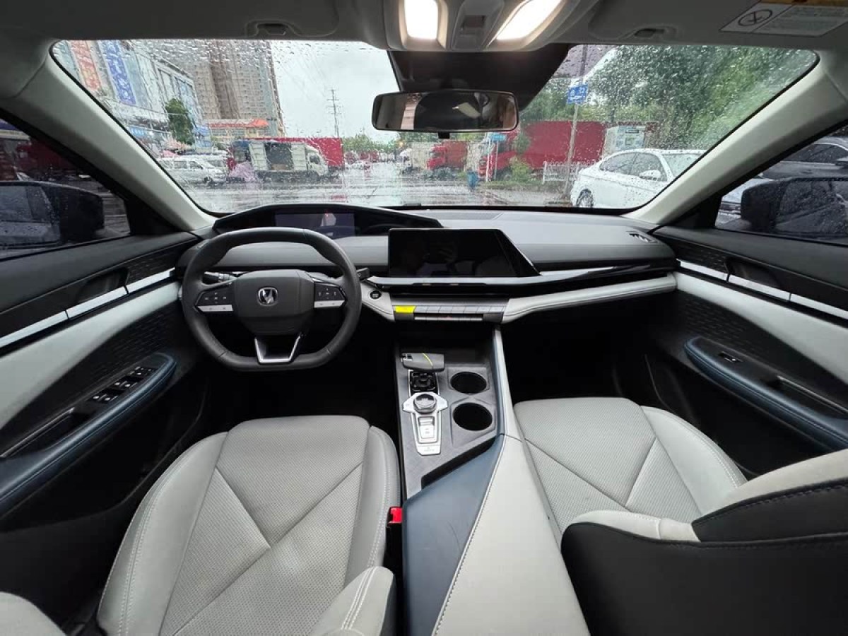 長(zhǎng)安 長(zhǎng)安UNI-V 智電iDD  2023款 智電iDD 1.5T 113km智酷型圖片