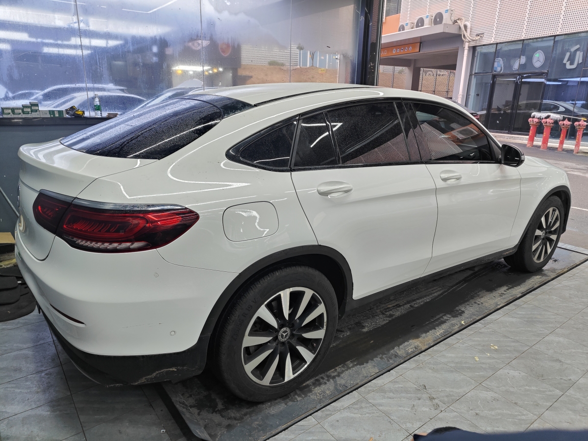 奔馳 奔馳GLC  2022款 改款 GLC 260 4MATIC 轎跑SUV圖片