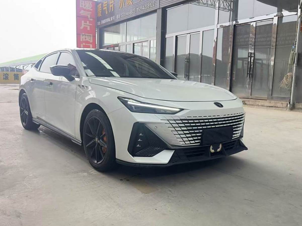 長(zhǎng)安 長(zhǎng)安UNI-V  2022款 1.5T 尊貴型圖片