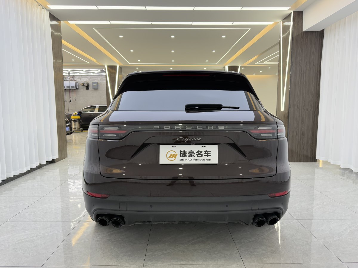 保時(shí)捷 Cayenne  2023款 Cayenne 3.0T 鉑金版圖片