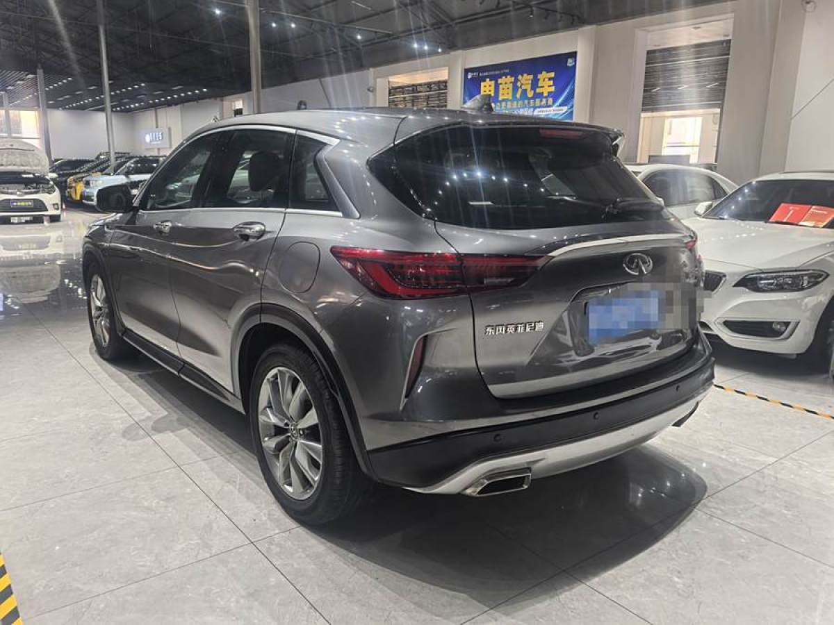 英菲尼迪 QX50  2020款 改款 2.0T 兩驅(qū)菁英版圖片