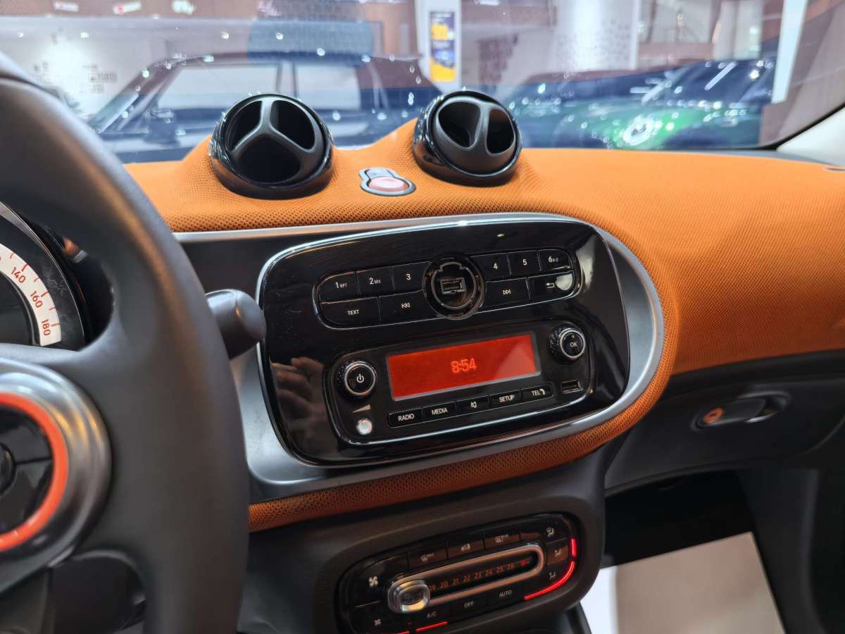 smart forfour  2016款 1.0L 52千瓦激情版圖片