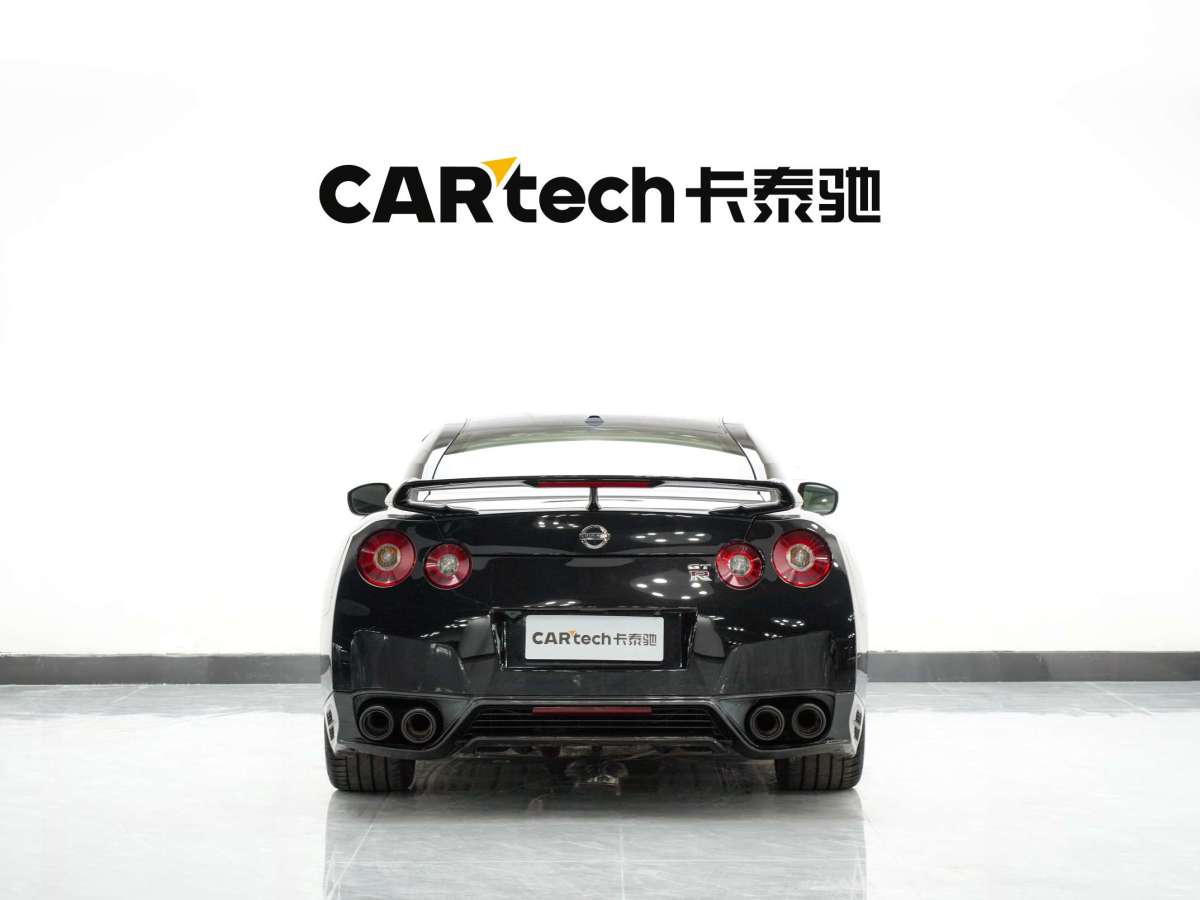 日產(chǎn) GT-R  2015款 3.8T 豪華棕紅內(nèi)飾版圖片