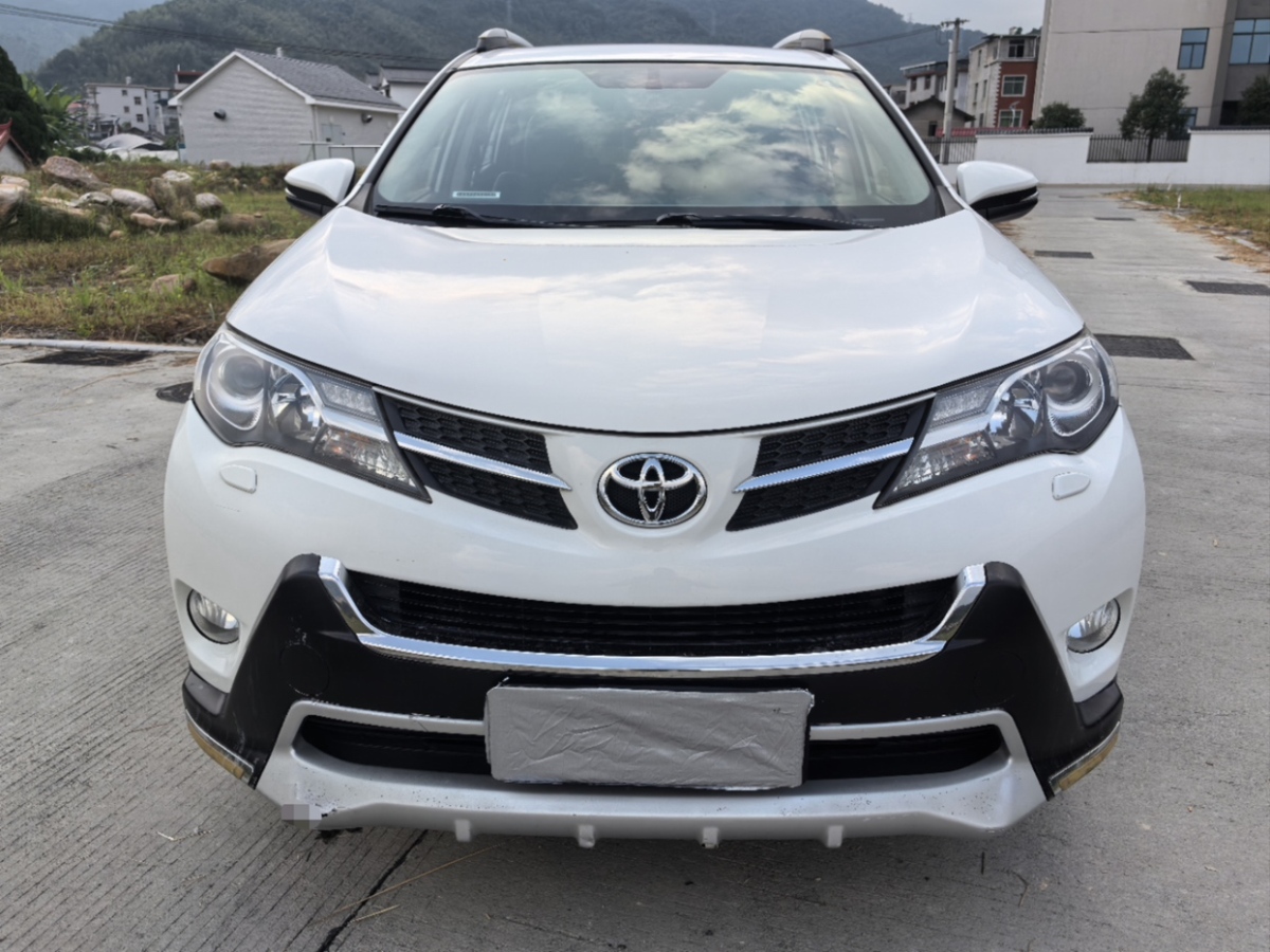 2015年2月豐田 RAV4榮放  2013款 2.5L 自動(dòng)四驅(qū)精英版