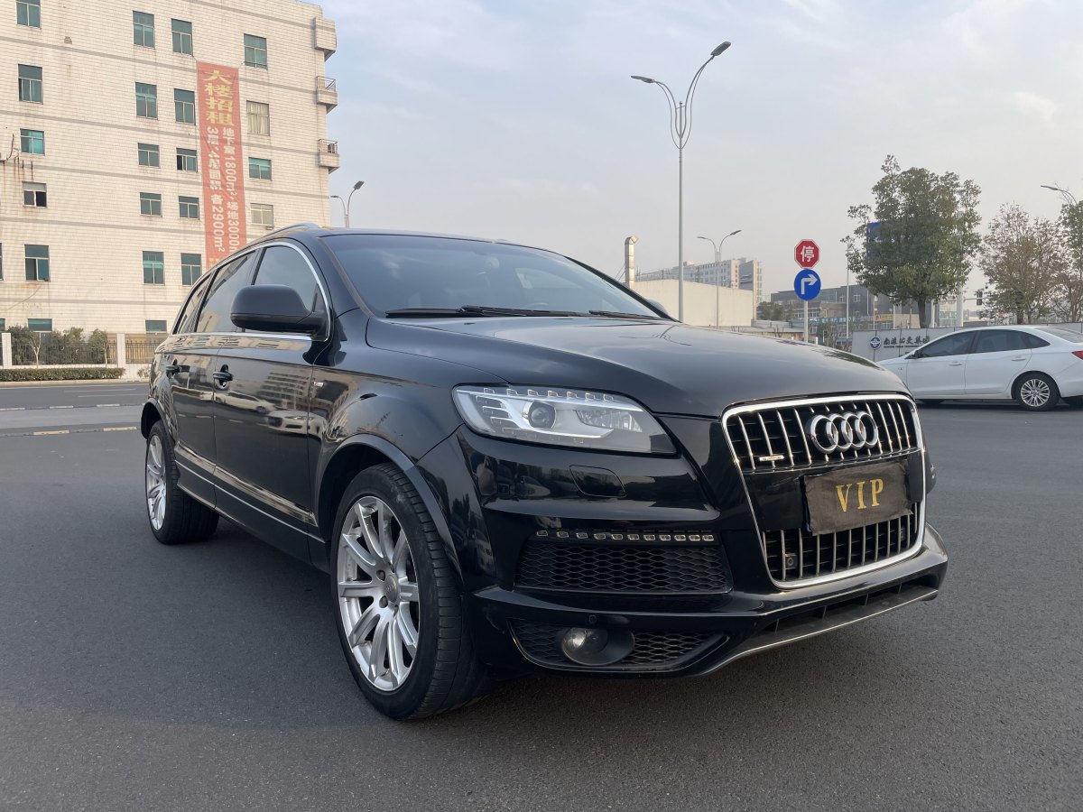 奧迪 奧迪Q7  2014款 35 TFSI 運(yùn)動(dòng)型圖片