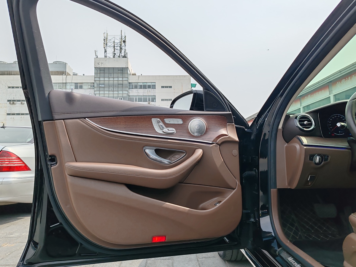 奔馳 奔馳E級  2023款 改款 E 300 L 豪華型圖片