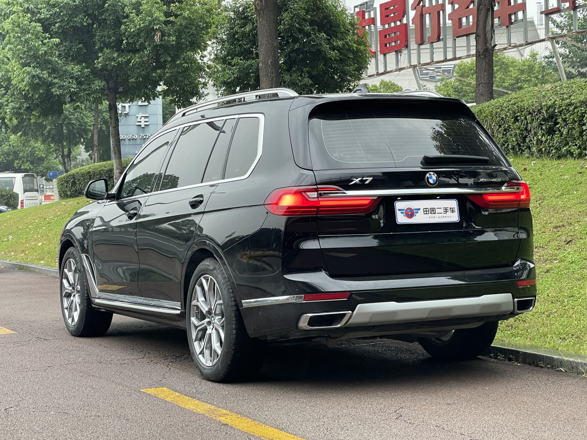 寶馬 寶馬X7  2020款 xDrive40i 領(lǐng)先型豪華套裝圖片