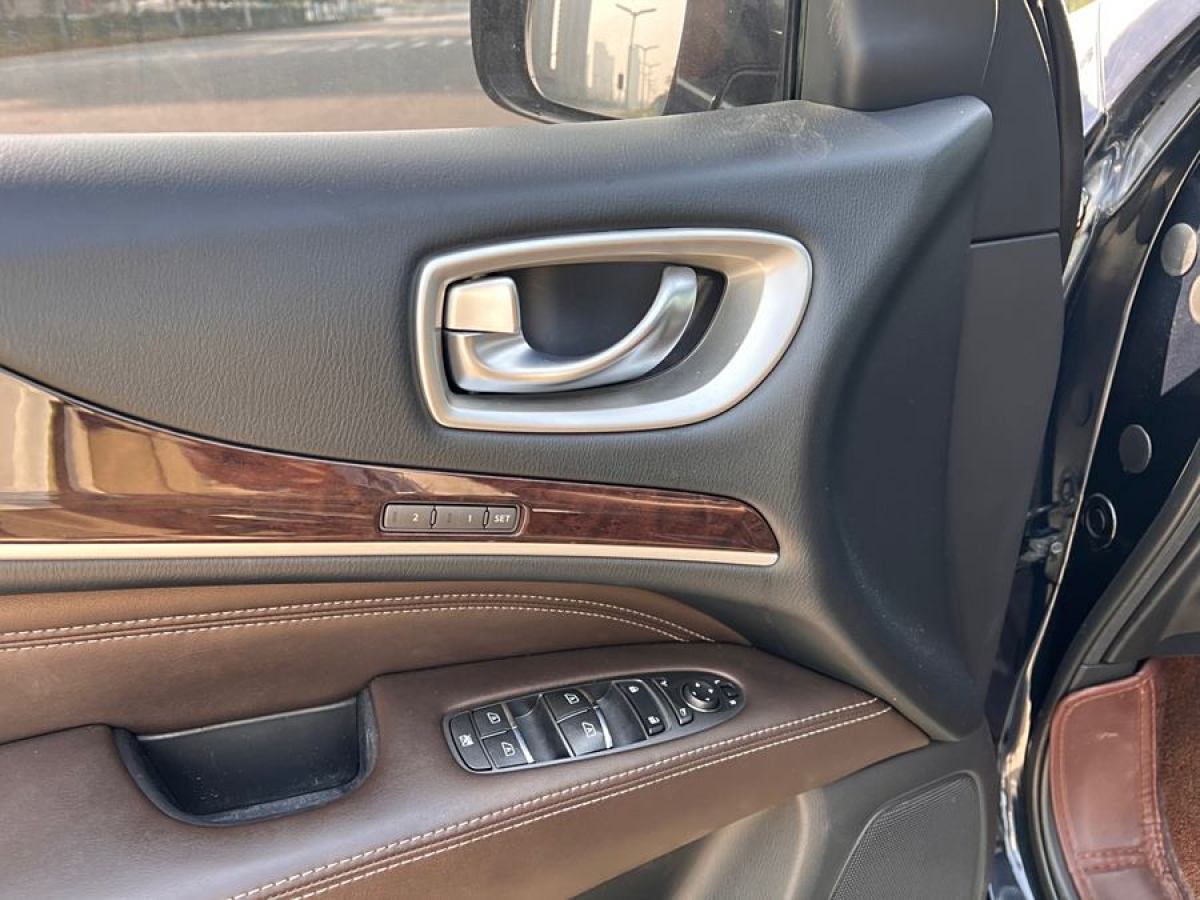 2018年6月英菲尼迪 QX60  2020款 2.5 S/C Hybrid 兩驅卓越版 國VI