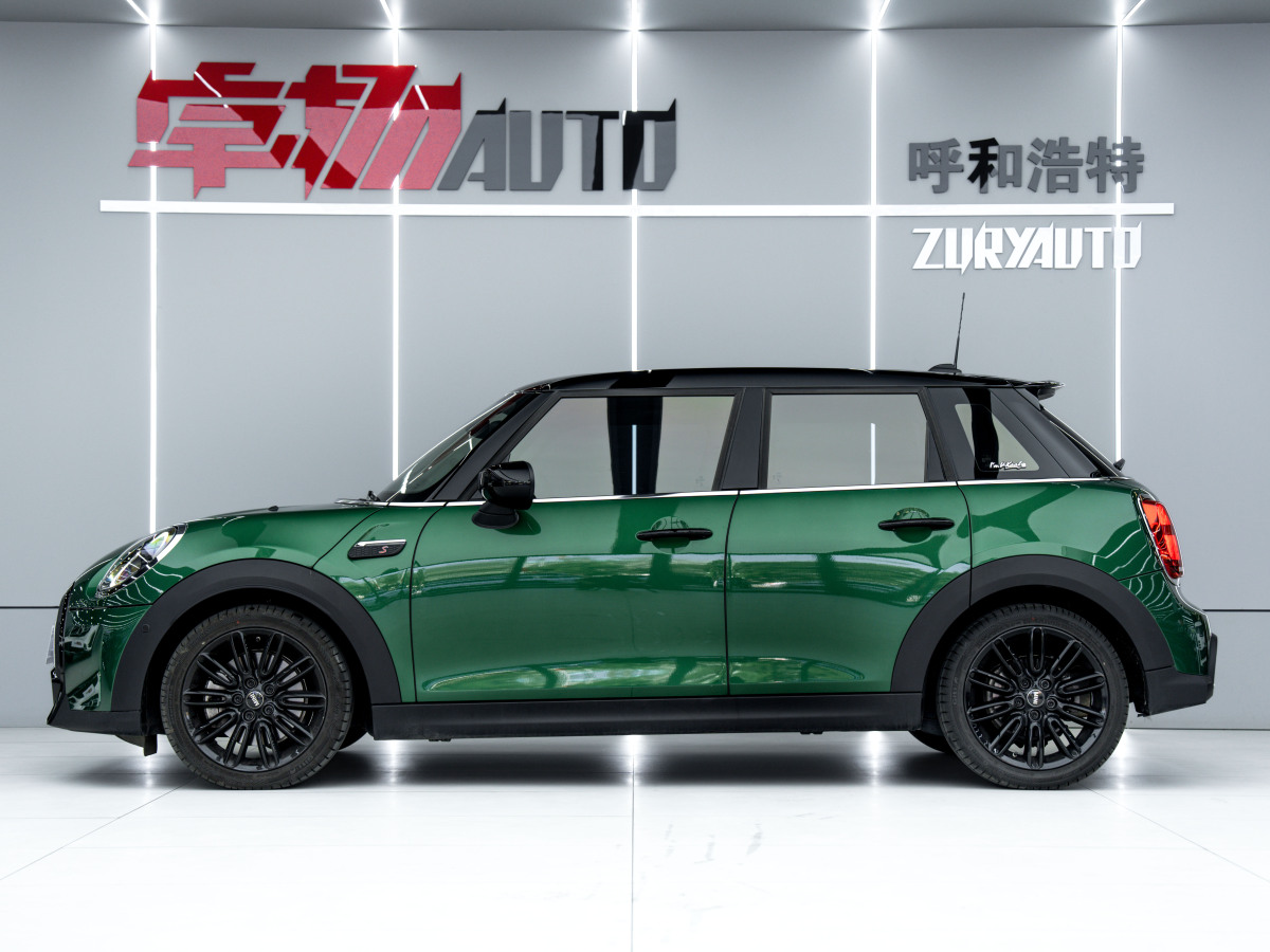 2021年10月MINI MINI  2022款 改款 2.0T COOPER S 經(jīng)典派 五門版