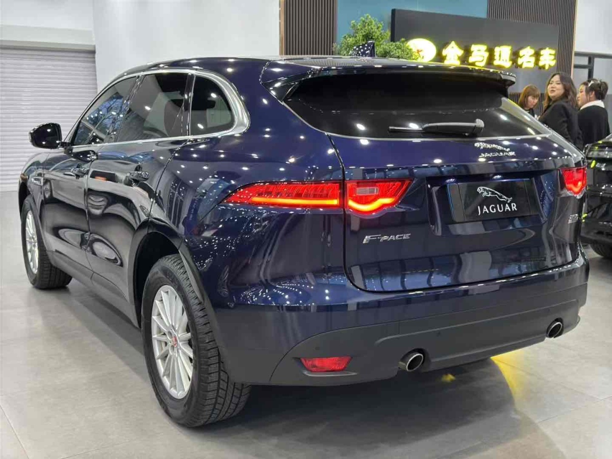 捷豹 F-PACE  2019款 2.0T 四驅(qū)都市尊享版圖片