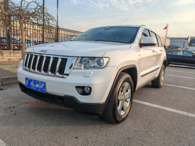 2013年6月 Jeep 大切諾基(進(jìn)口) 3.6L 舒享導(dǎo)航版圖片