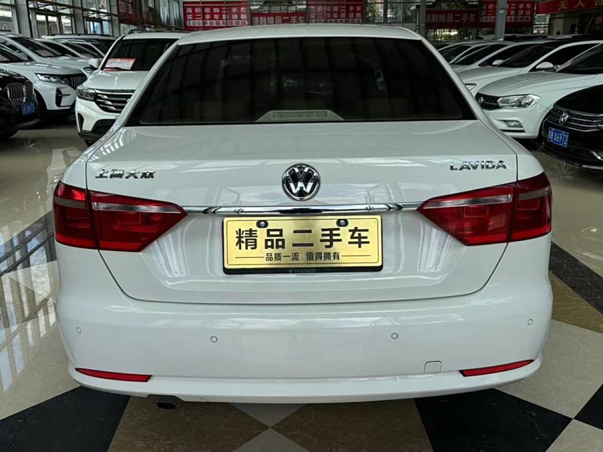 大眾 朗逸  2013款 改款經(jīng)典 1.6L 手動舒適版圖片