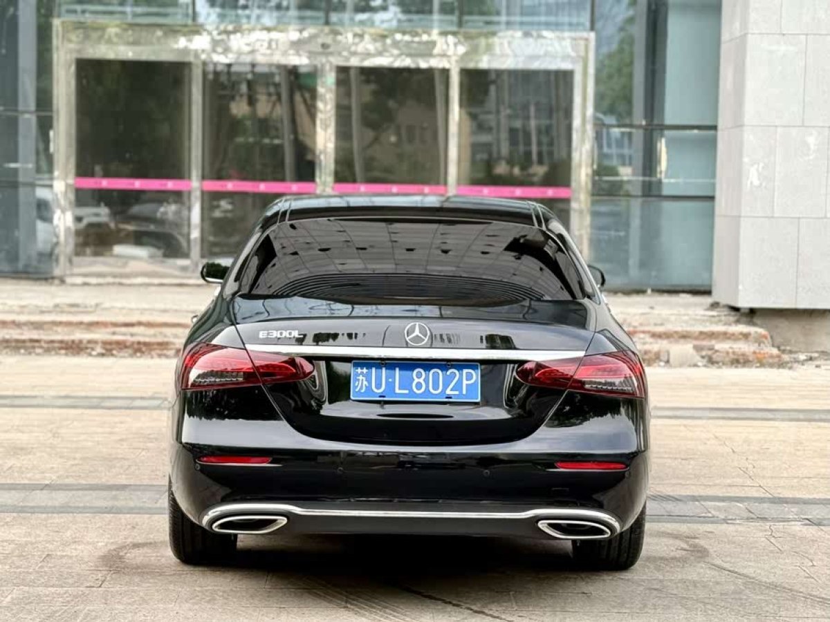 奔馳 奔馳E級  2020款 E 300 L 運(yùn)動(dòng)豪華型圖片