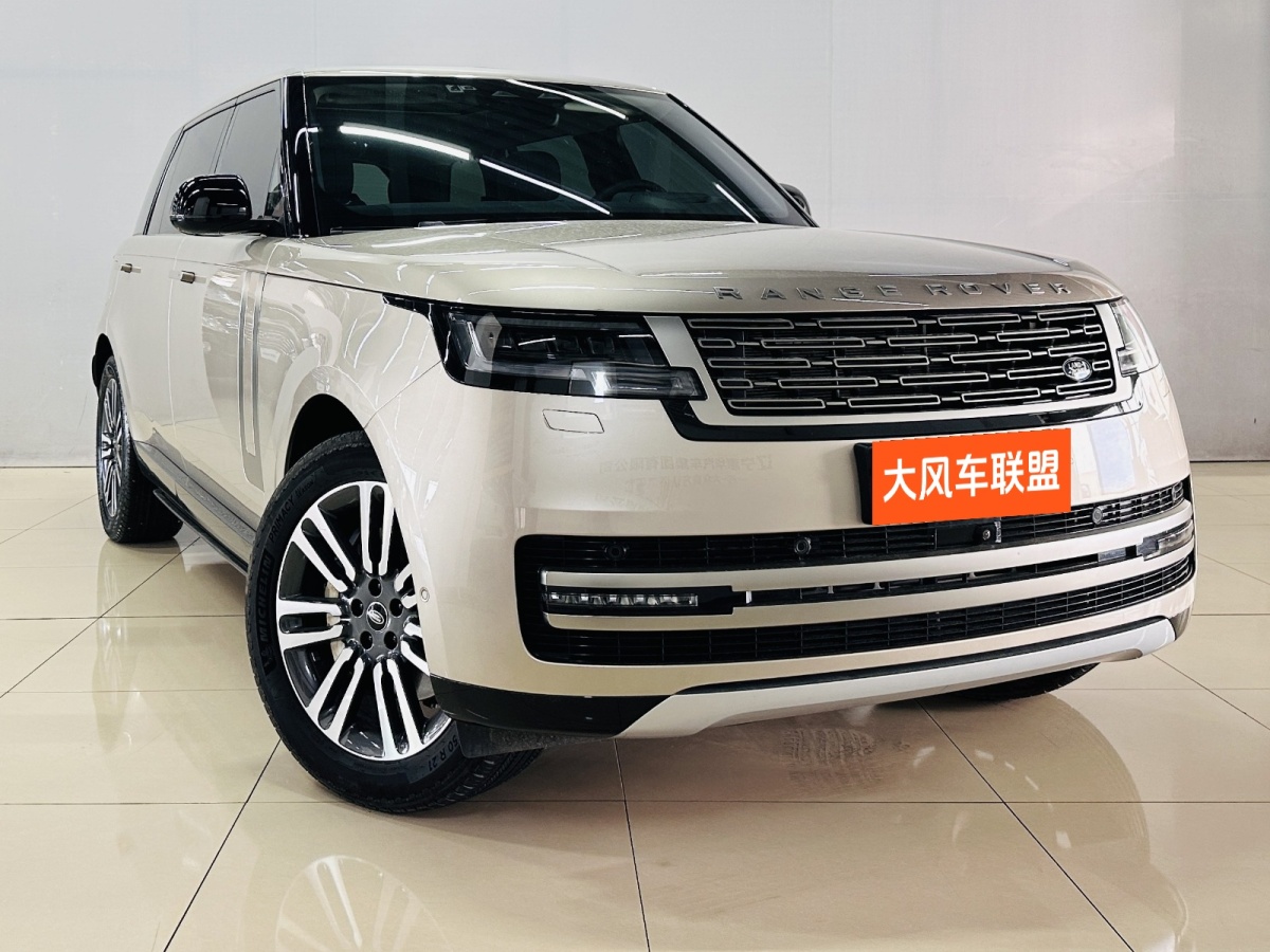 路虎 攬勝  2023款 改款 3.0 L6 400PS 盛世加長(zhǎng)版圖片