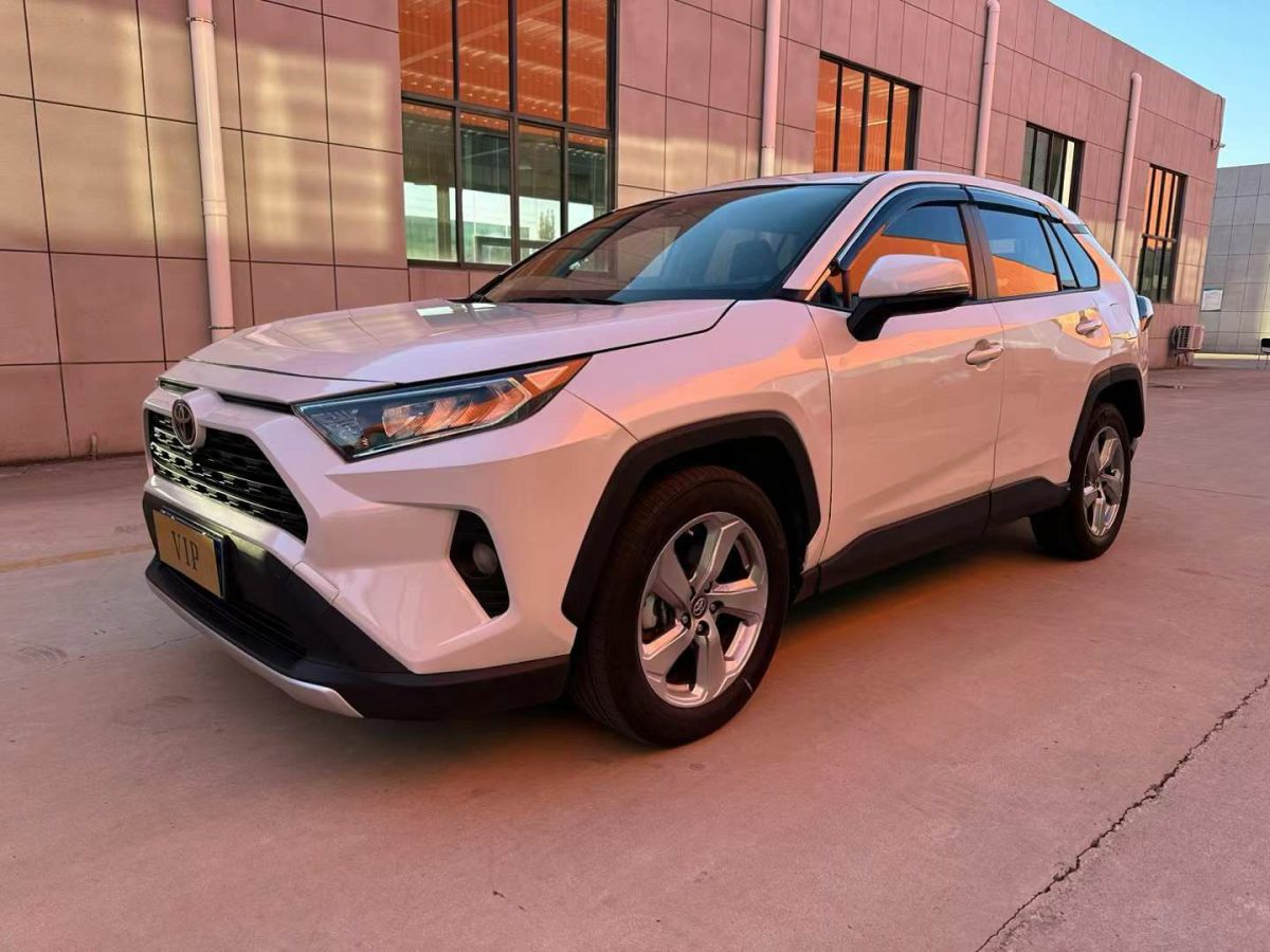 2022年1月豐田 RAV4榮放  2022款 2.0L CVT四驅(qū)尊貴版