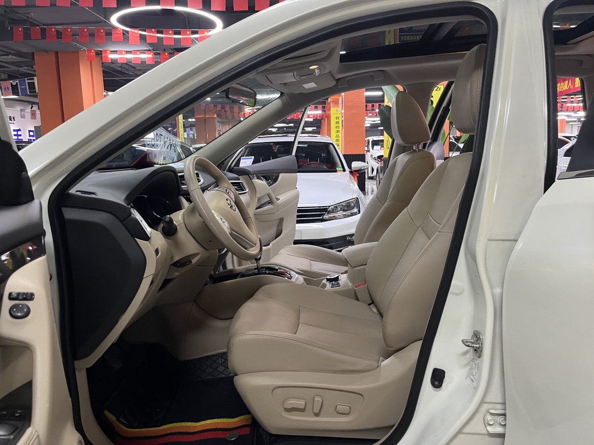 日產(chǎn) 奇駿  2014款 2.5L CVT尊享版 4WD圖片