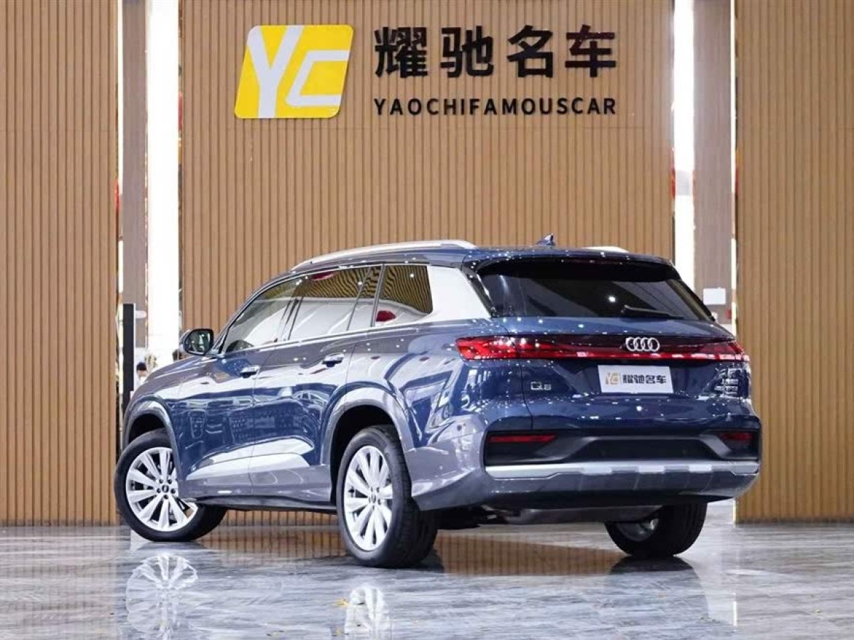 奧迪 奧迪Q6  2024款 45 TFSI quattro 齊云型 羽林套裝 6座圖片