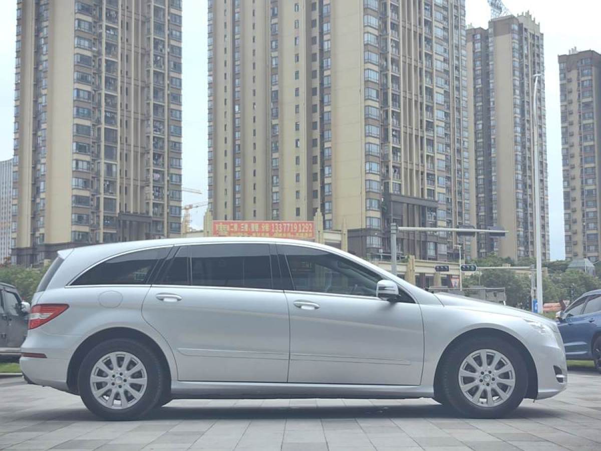 奔馳 奔馳R級(jí)  2014款 R 320 4MATIC 商務(wù)型圖片