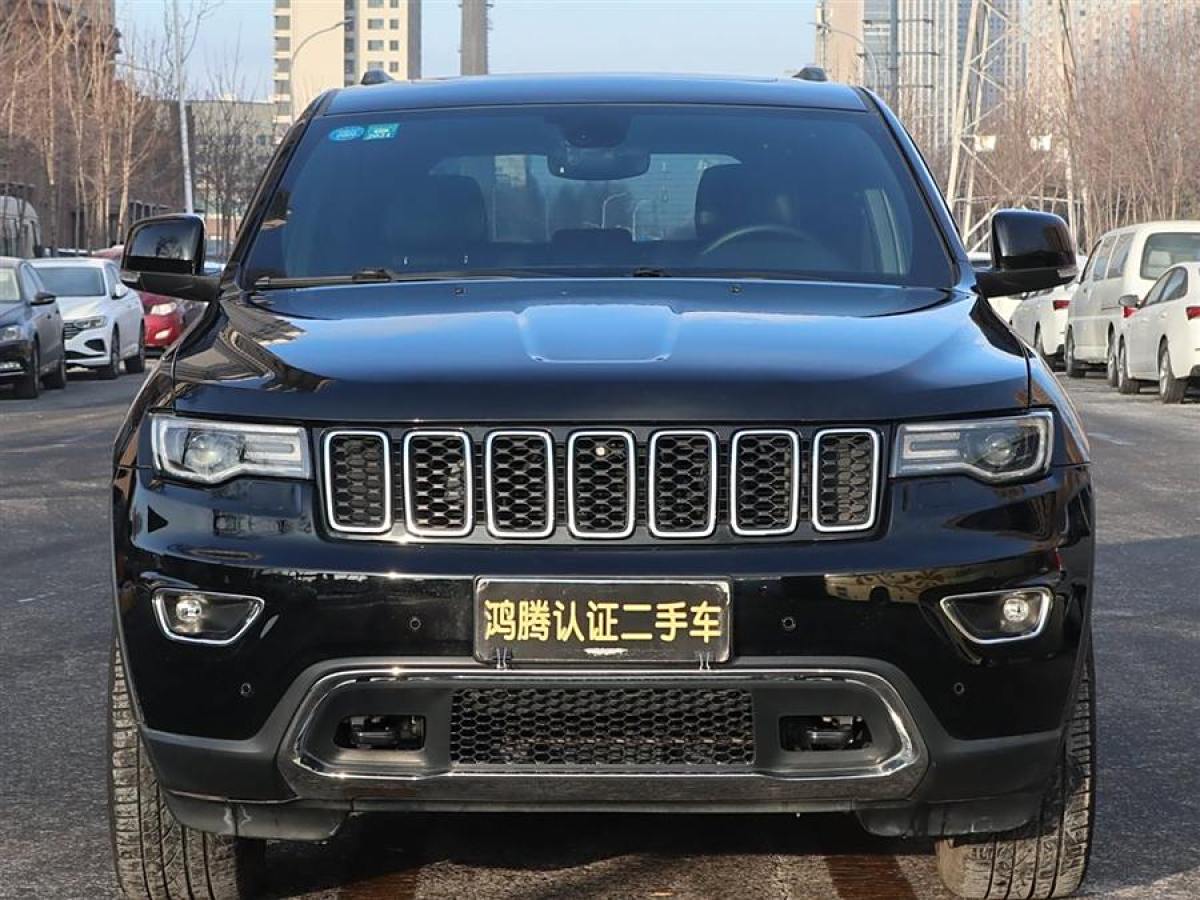 Jeep 大切諾基  2017款 3.0L 舒享導航版圖片