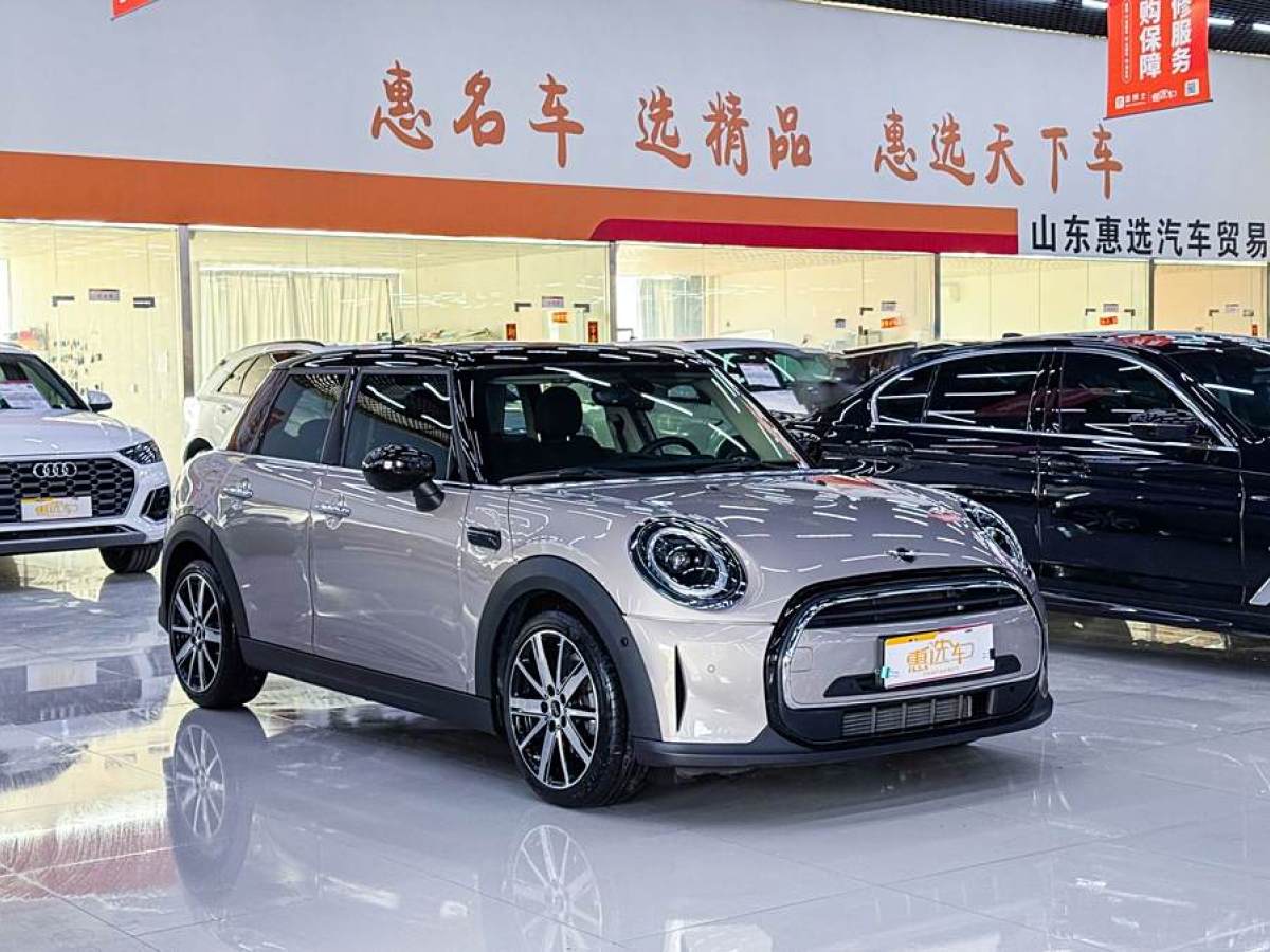 MINI MINI  2022款 1.5T COOPER 藝術(shù)家 五門版圖片