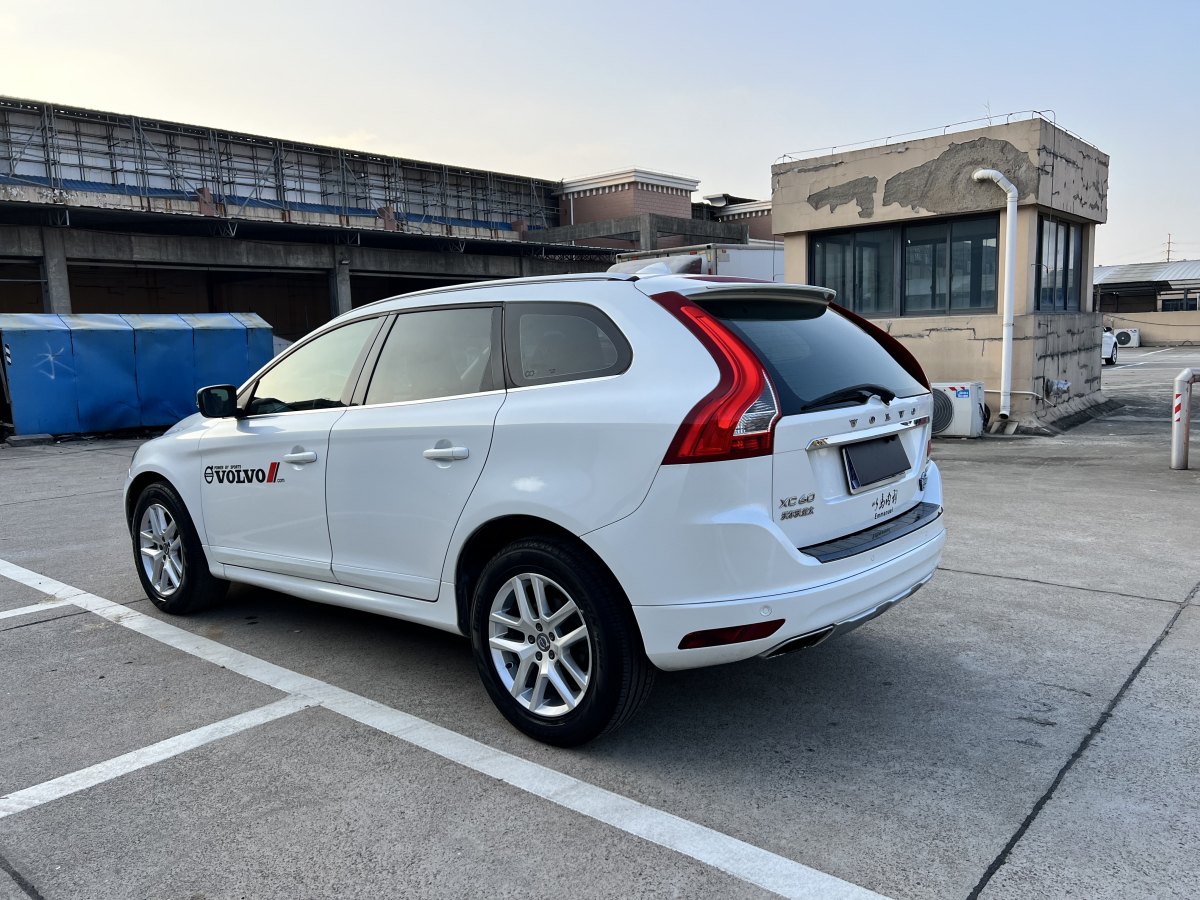 沃爾沃 XC60  2017款 T5 AWD 智進(jìn)版圖片