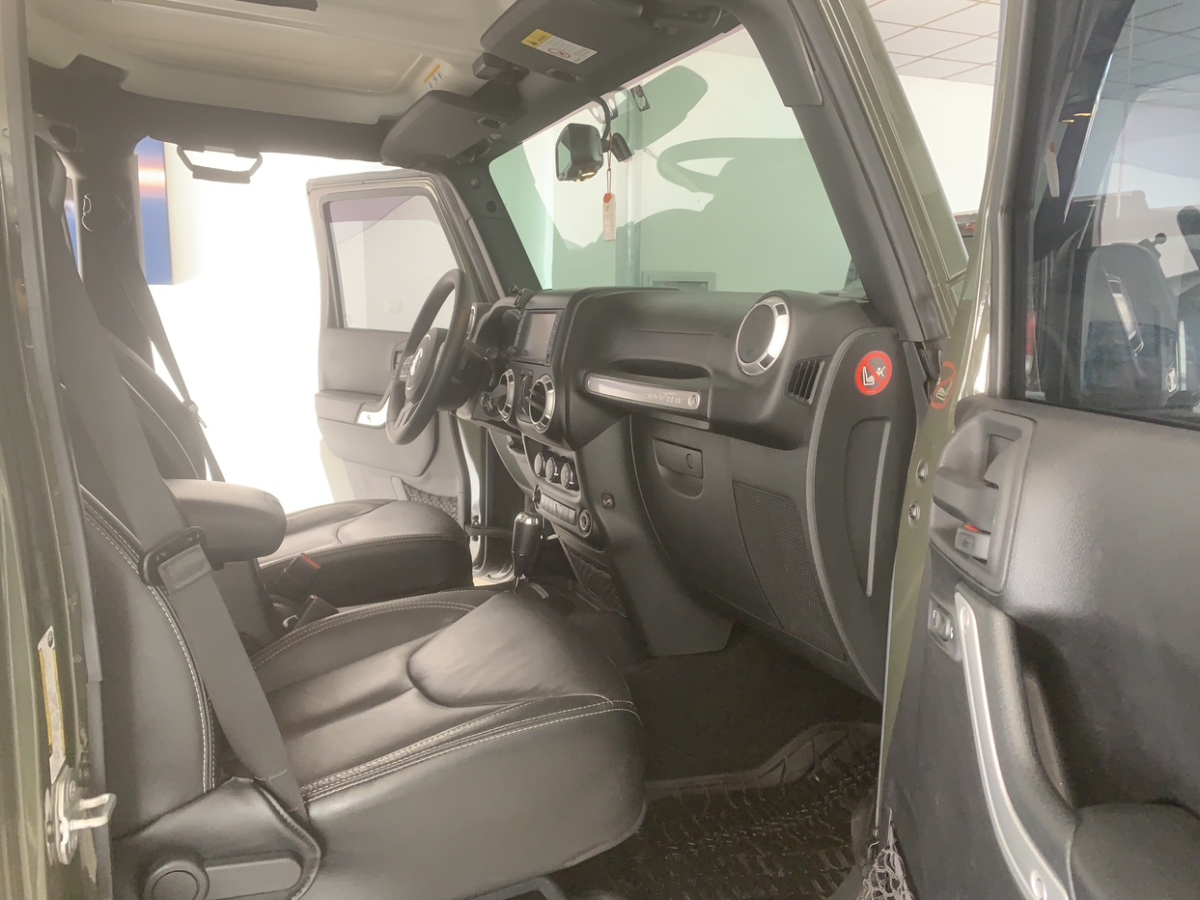 2015年11月Jeep 牧马人  2015款 3.6L Rubicon 四门版