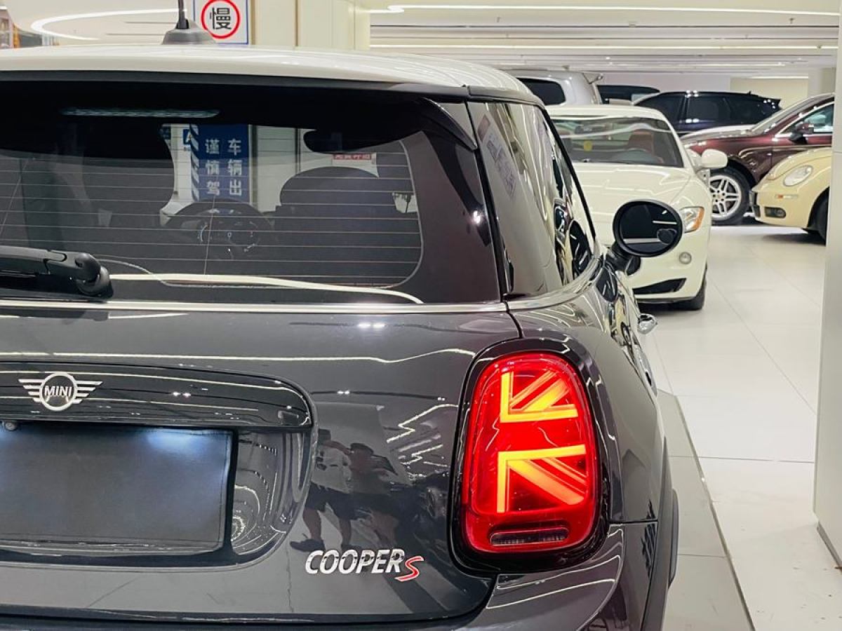 2021年2月MINI MINI  2021款 2.0T COOPER S 藝術(shù)家