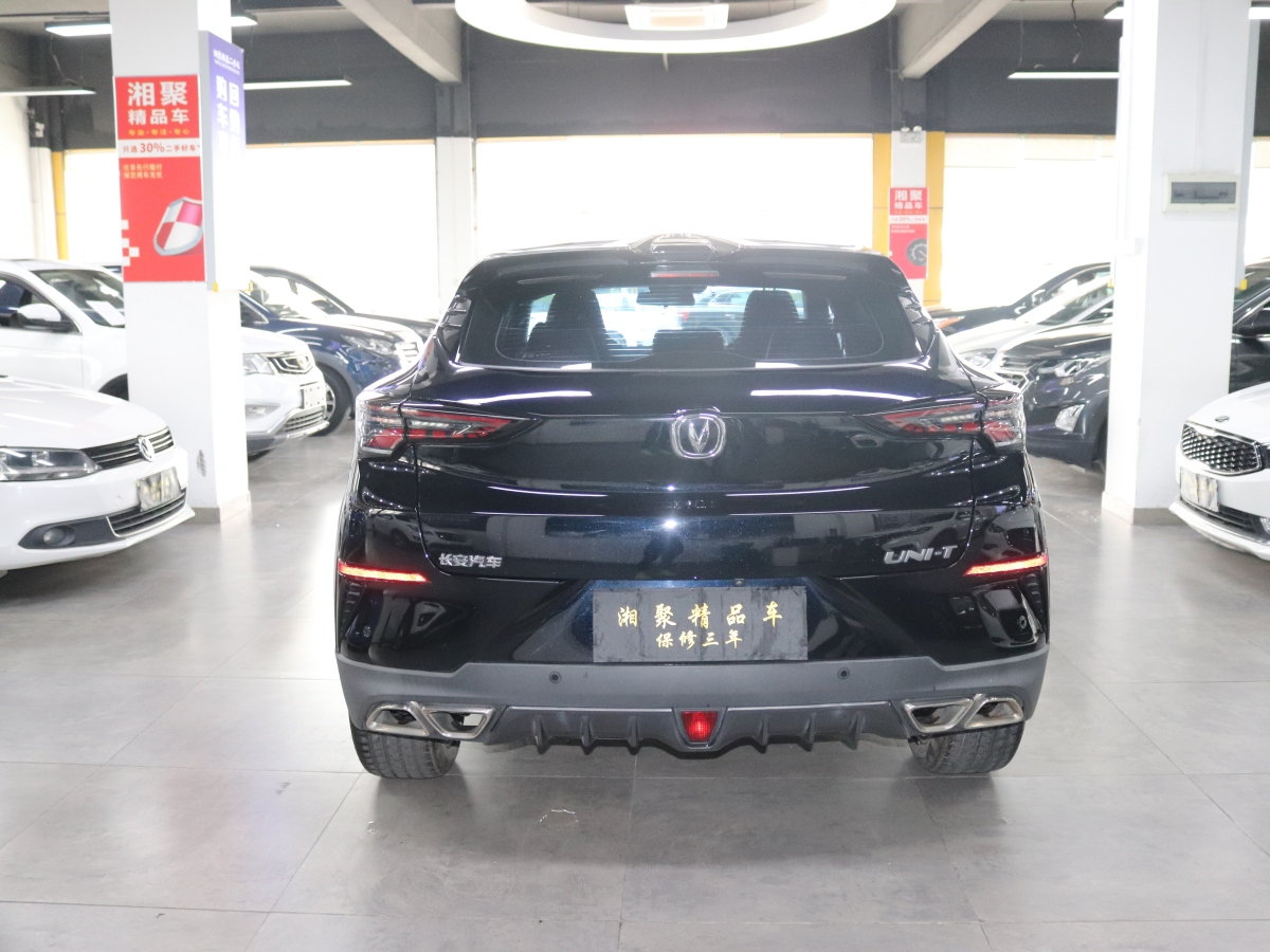 長(zhǎng)安 UNI-T  2021款 1.5T 卓越型圖片