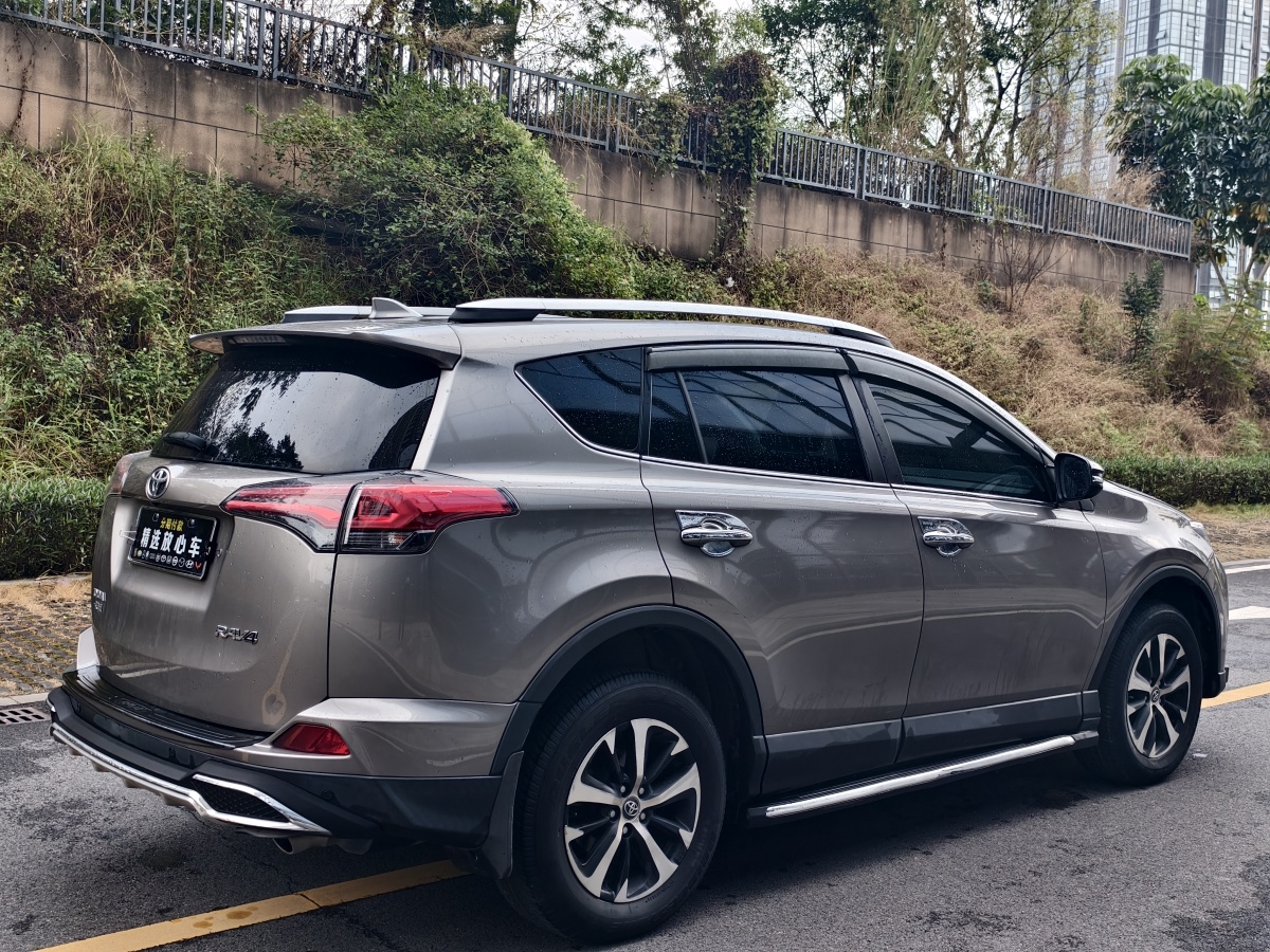 豐田 RAV4榮放  2019款 2.0L CVT兩驅(qū)風(fēng)尚X限量版 國(guó)V圖片