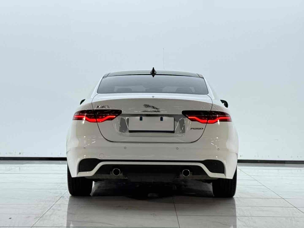 捷豹 XEL  2023款 2.0T 250PS R-DYNAMIC S進(jìn)取運(yùn)動(dòng)版圖片