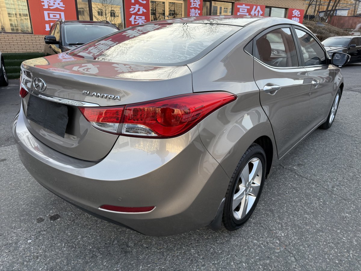 現(xiàn)代 朗動  2013款 1.6L 自動領(lǐng)先型圖片